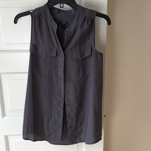 3/$15 J crew Sleeveless button down blouse size 00